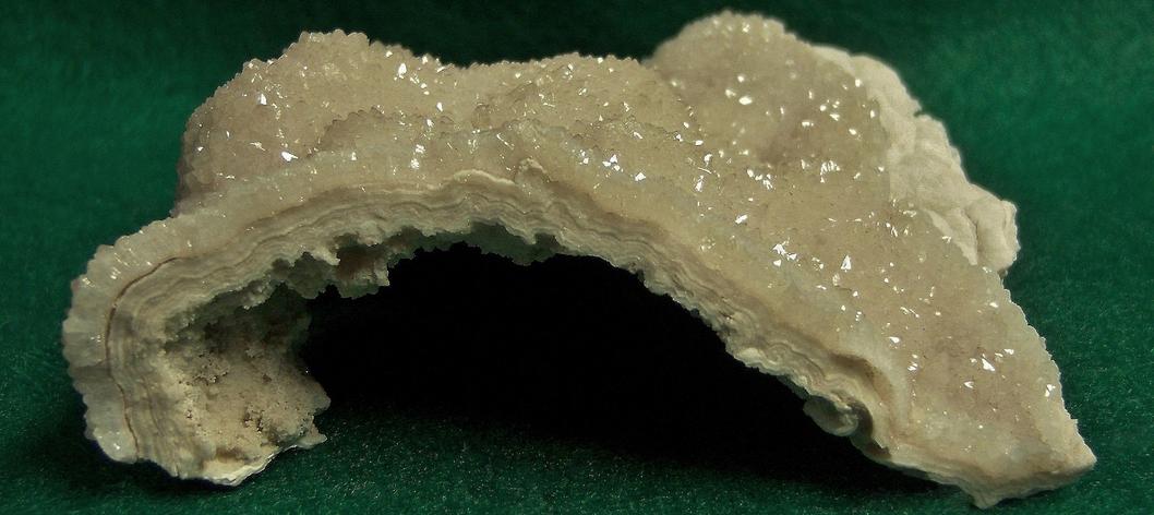 QUARTZ on AGATE - Ozark Mountains, Missouri, USA
