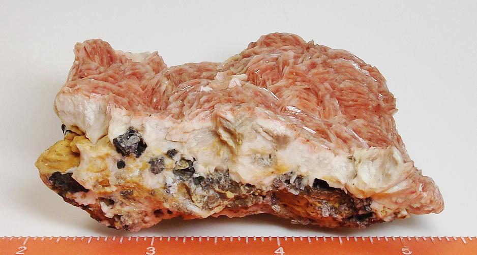 BARYTE w/fluorescent CERUSSITE crystals - Mibladen Morocco
