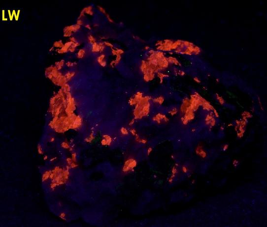 fluorescing SPHALERITE, WILLEMITE, FRANKLINITE-MAGNETITE, TEPHROITE - Sterling Mine, Sterling Hill, Ogdensburg, Franklin Mining District, Sussex County, New Jersey, USA - type locality