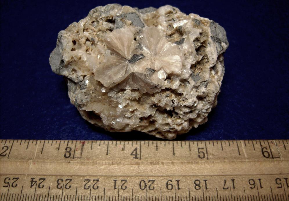 STILBITE crystals - Teeter's Quarry (Valley Quarry), Gettysburg, Adams County, Pennsylvania, USA