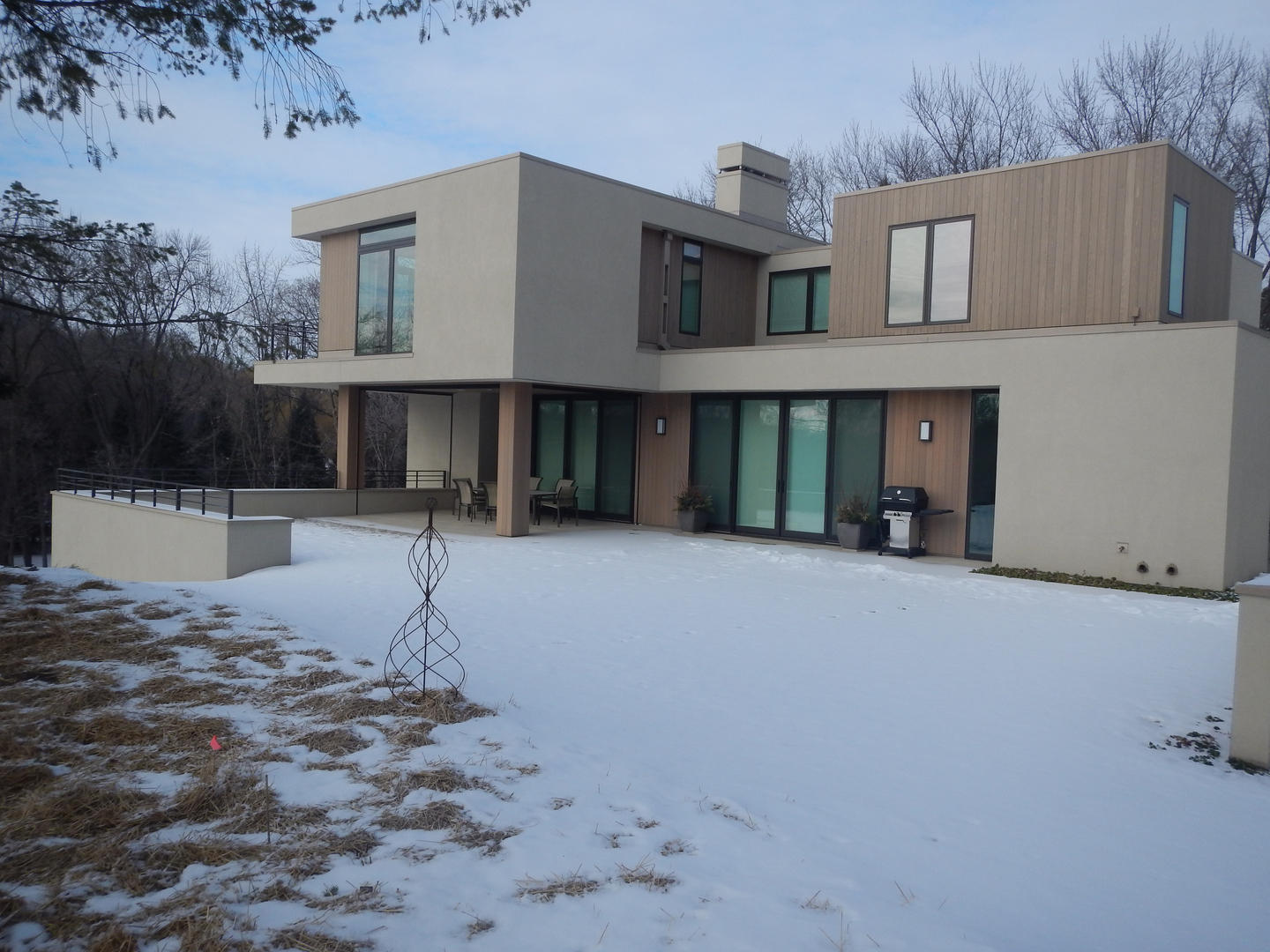 1050 New Modern House - View 6