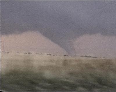 Large tornado filmed while storm chasing in Kansas