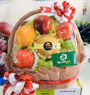 Mẫu giỏ hoa quả tặng 8/3 đẹp