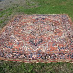 Heriz rug