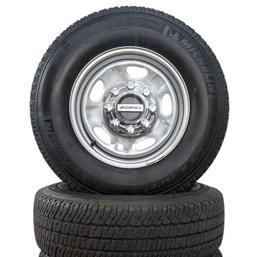 FORD 8 LUG 17" F-250 / F-350 SILVER STEEL WHEELS WITH MICHELIN LTX A/T2