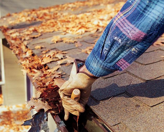 Gutter Cleaning Services and Cost Omaha NE | Price Cleaning Services Omaha