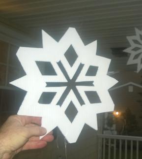 How to make weatherproof large snowflake Christmas decorations. www.DIYeasycrafts.com