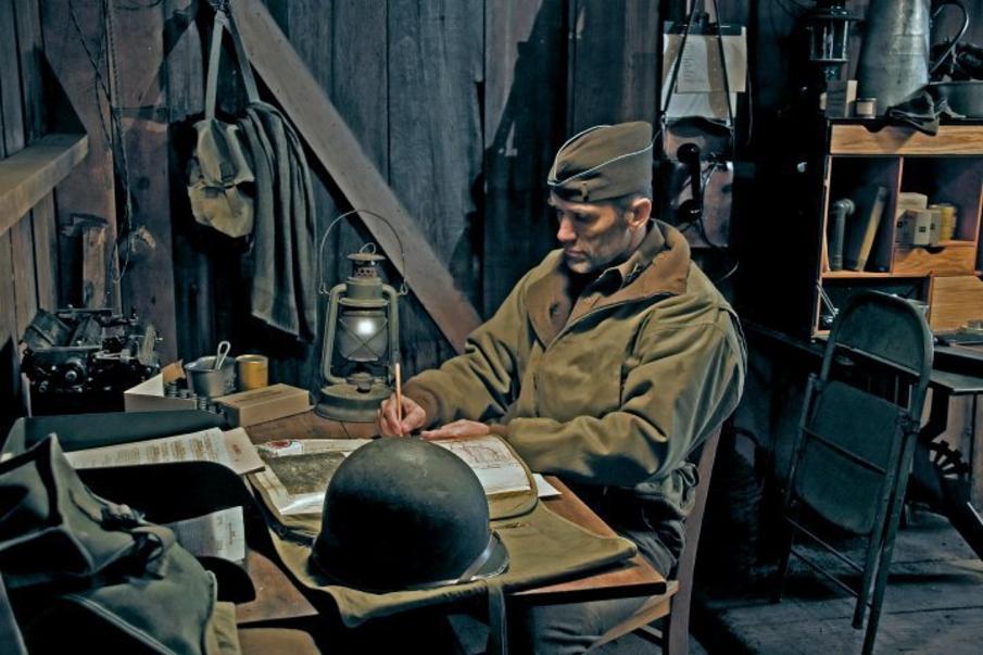 WW2 Army officers field CP set