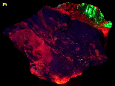 fluorescent SPHALERITE, WILLEMITE, CALCITE, SUSSEXITE, Franklinite, hydrozincite,Sterling Mine, Sterling Hill, Ogdensburg, Franklin Mining District, Sussex County, New Jersey