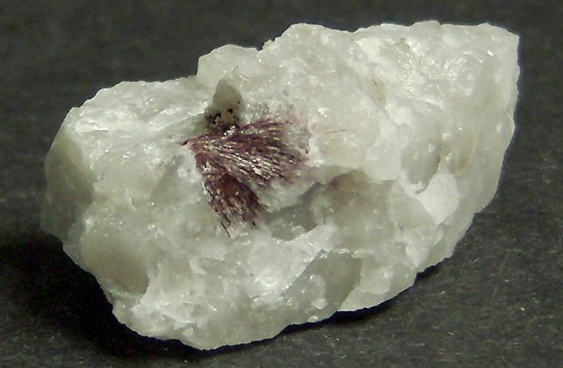 red Piemontite, white Quartz, Culp Ridge, Glatfelter Tree Farm #1, Hamiltonban Township, Adams County, Pennsylvania, USA - for sale
