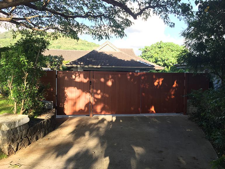 Island Style Gates, Aluminum gates Hawaii, Driveway gate Honolulu, Privacy Gates Oahu, Custom Gates Oahu, Automatic Gates Hawaii, modern aluminum driveway gates