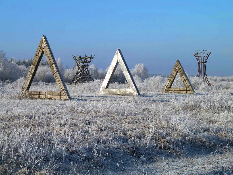 Sculpture in the Parklands sculptures 60 Degrees, Boora Convergence and Cycles.