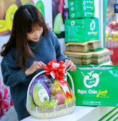 Giỏ hoa quả nhập khẩu biếu tết nguyên đán