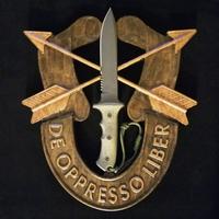 Yarborough Knife Display