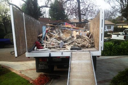 Fast Construction Material Haul Away Debris Removal in Lincoln NE | LNK Junk Removal