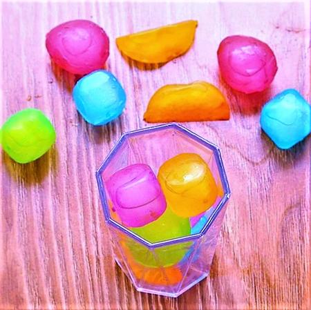 Best Silicone Ice Cubes Set in Pakistan. They can be Reused for Cooling Drink Juice and other Beverages