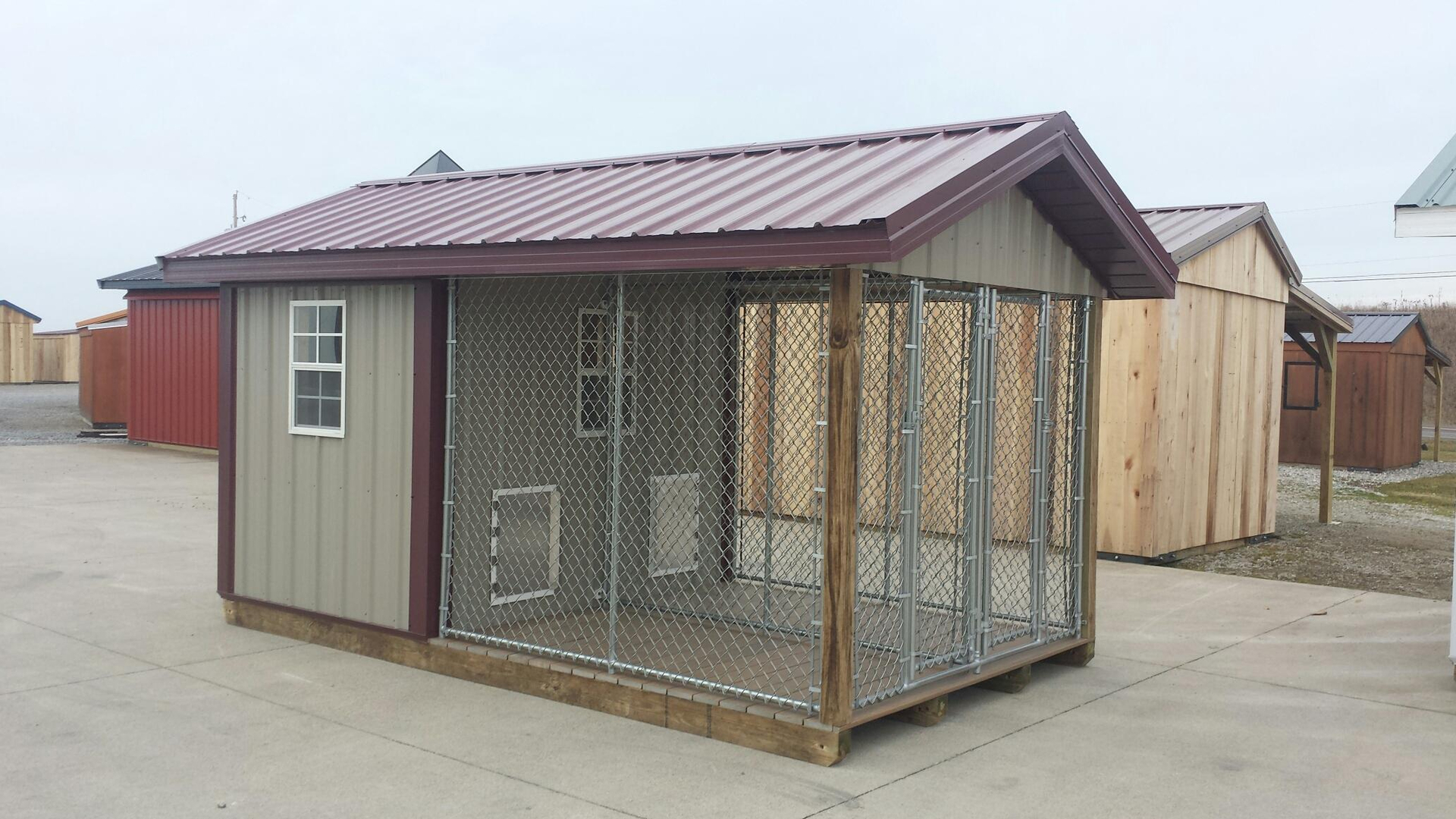 Build outdoor outlet dog kennel