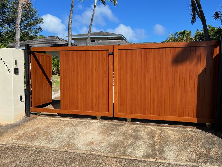 Island Style Gates, Aluminum gates Hawaii, Driveway gate Honolulu, Privacy Gates Oahu, Custom Gates Oahu, Automatic Gates Hawaii, modern aluminum driveway gates