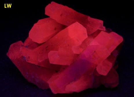 fluorescent CALCITE Chamosite clinochlore Uri Switzerland