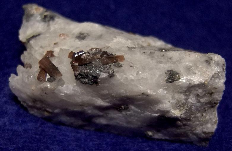 fluorescent PYROMORPHITE, Sphalerite, Pyrite, Quartz, Pcheloyad Mine (Pchelojad; Ptchelojad; Pcheloiad), Momchilgrad Obshtina, Kardzhali Oblast (Kurdzhali; Kărdžali; Kurdjali), Bulgaria