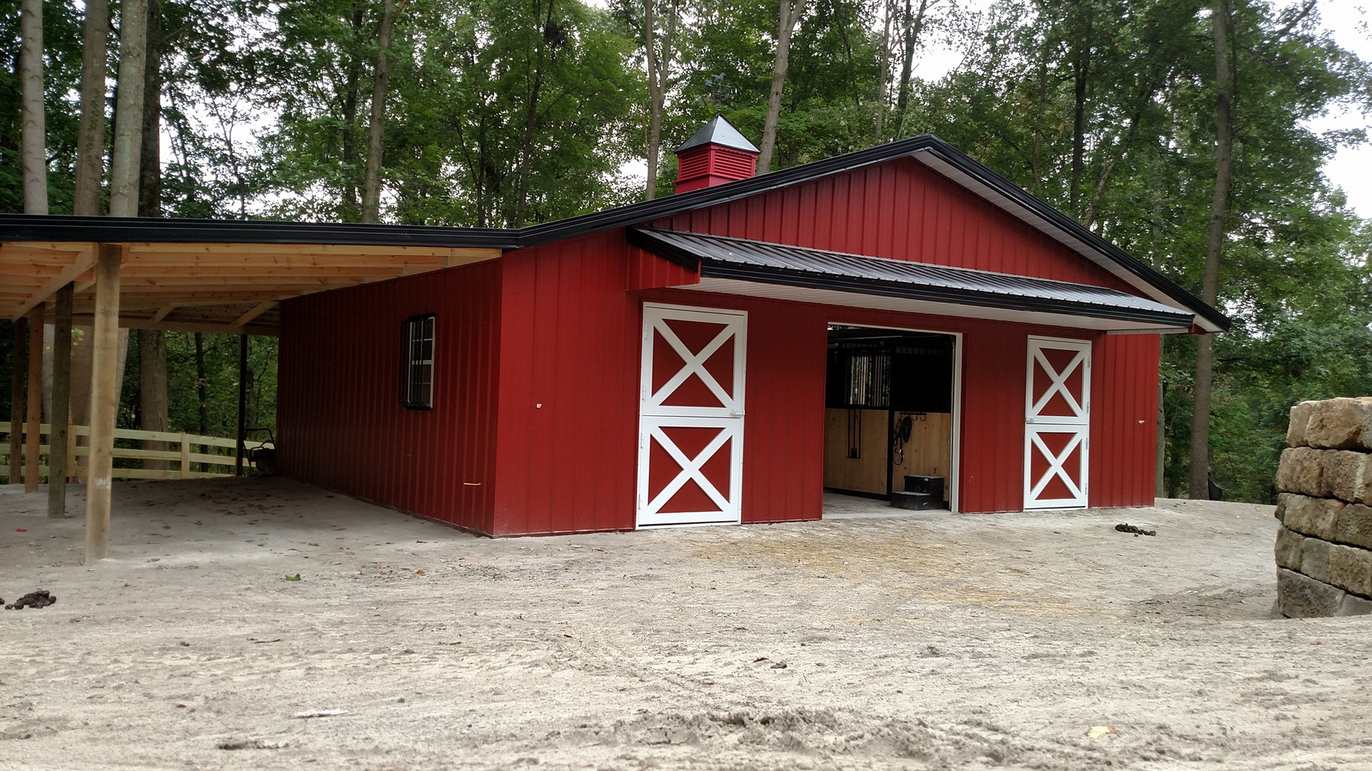 Pole barn best sale dog kennels