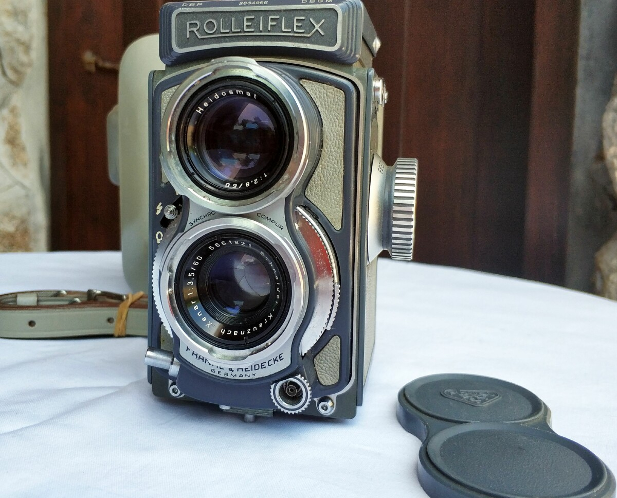 Rolleiflex 4x4 Baby Cameras, Grey Baby, Post War Black Baby, Black