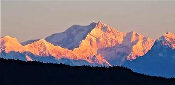 Kunchenjunga From Hotels in Darjeeling Tours