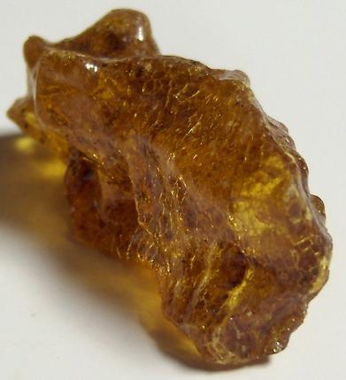 Fluorescent golden AMBER - Dominican Republic, ex Sue MacInnis