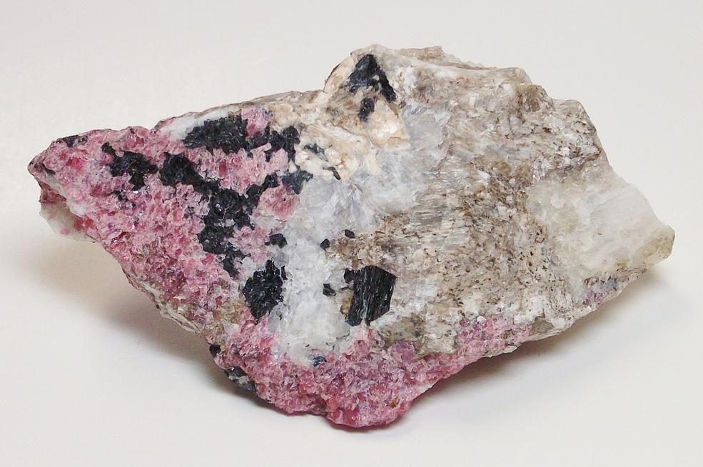 Fluorescent Agrellite & Thorite Kipawa alkaline complex Québec, Canada