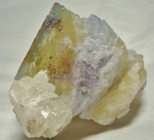 fluorescent FLUORITE, CALCITE, CHALCOPYRITE, Minerva No. 1 Mine (Ozark-Mahoning No. 1 Mine), Ozark-Mahoning group, Cave-in-Rock Sub-District, Illinois - Kentucky Fluorspar District, Hardin County, Illinois, USA