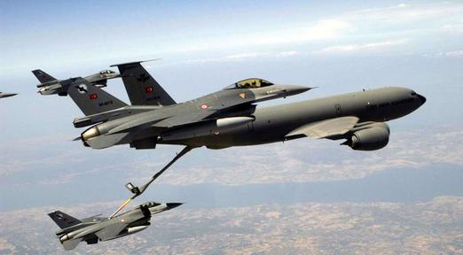 Turkish Airforce refuel - Bahadir Gezer