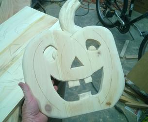 How to make Halloween Wood Pumpkin decorations. Easy step by step instructions. www.DIYeasycrafts.com