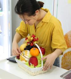 Cách bày giỏ hoa quả nhập khẩu đẹp