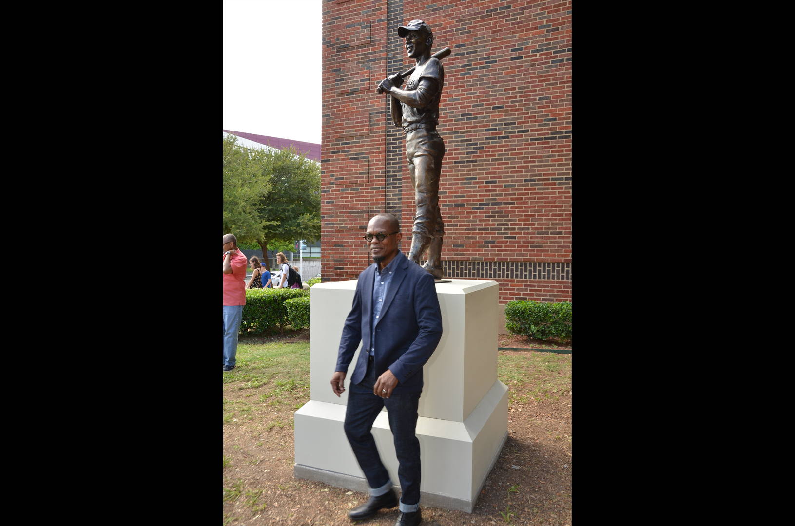 Ernie Banks Statue Unveiled At Booker T. Washington 