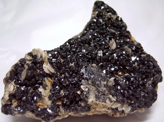 SPHALERITE MARMATITE, SIDERITE - classic locality - Eagle Mine (New Jersey Zinc Eagle Mine; Gilman Mine; Wilkesbarre shaft; Newhouse tunnel; Little Chief Mine; Iron Mask Mine; Belden Mine; Black Iron Mine), Gilman, Gilman District (Battle Mountain District; Red Cliff District), Eagle County, Colorado, USA