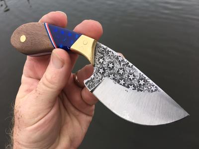 Berg Blades American Flag Patriot Themed Skinner Knife. Made from precut high carbon steel knife blanks. FREE step by step instructions. https://www.etsy.com/shop/DIYeasycrafts?ref=l2-shopheader-name