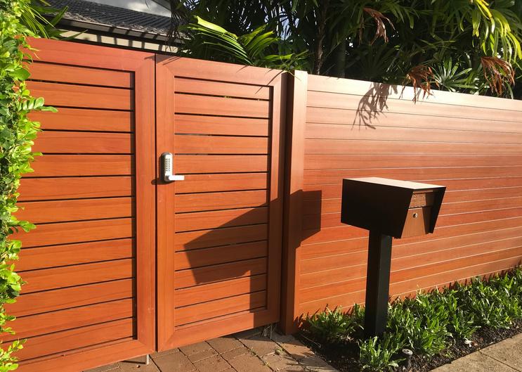 Island Style Gates, Aluminum Gates, Aluminum gates Hawaii, custom aluminum gates , Privacy Gates Oahu, Modern Aluminum Gates, aluminum fence Honolulu, Knotwood Hawaii