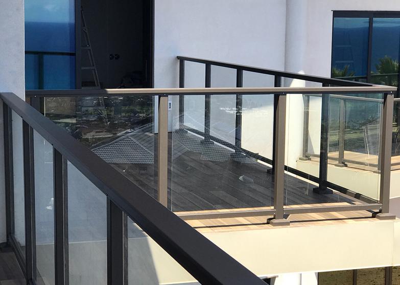 glass railing Hawaii, glass railing Honolulu, glass railing for deck Hawaii, Aluminum Glass Railing, Glass Rail System