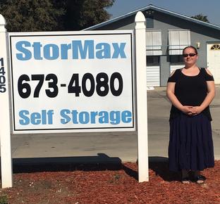 Self Storage Units Madera CA 93637 Manager