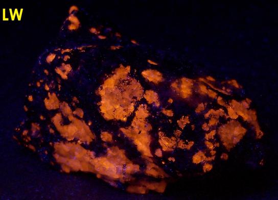 VILLIAUMITE, fluorescent SODALITE, AEGIRINE ACMITE,Kvanefjeld adit, Kvanefjeld Uranium deposit, Kuannersuit plateau (Kvanefjeld), Ilimaussaq complex, Narsaq, Kujalleq (Kitaa Province - West Greenland), Greenland, Denmark