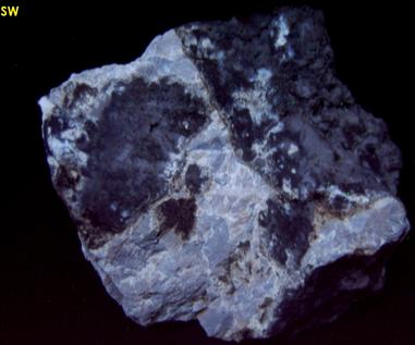 fluorescent FLUORITE, Clay Center, Ottawa County, Ohio, USA