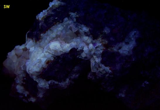fluorescent CALCITE crystals - National Limestone Quarry #2, Lime Ridge, Mount Pleasant Mills, Perry Township, Snyder County, Pennsylvania, USA