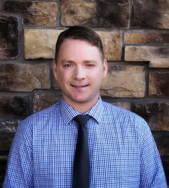 Portrait Photo of Holly Pomme