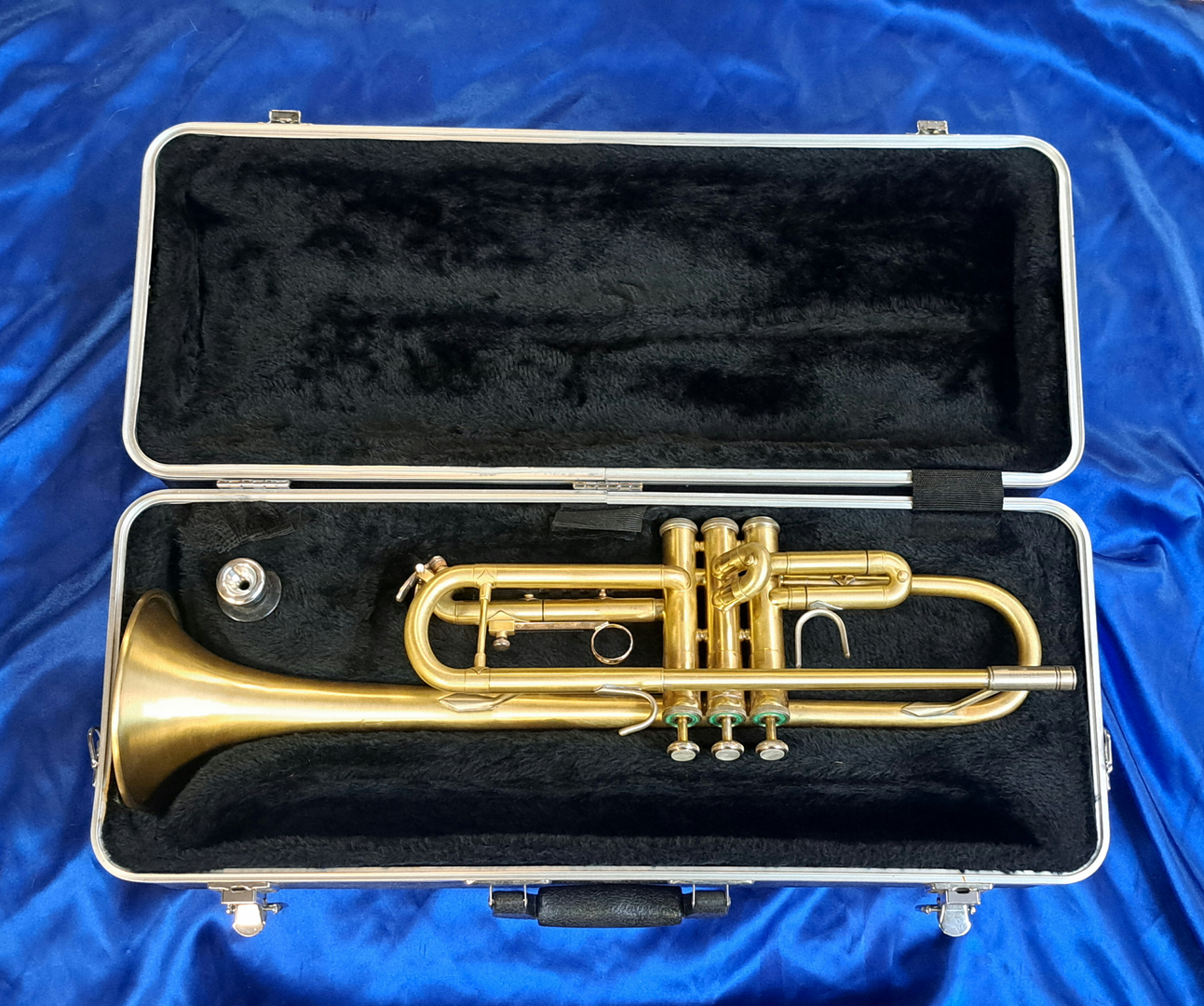 BACH TR-300 Bb TRUMPET with BRUSHED SATIN FINISHED BELL B51056