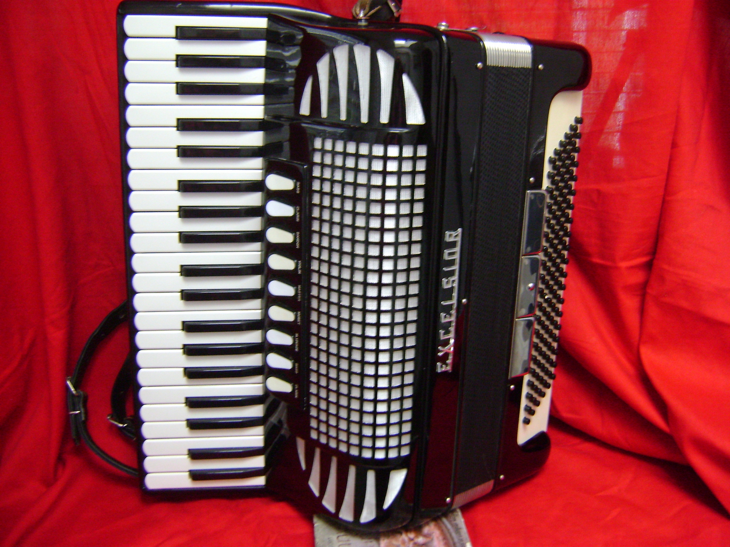www.fairdealaccordions.com