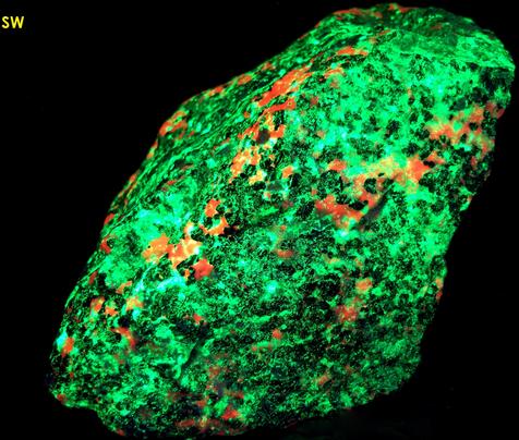fluorescent phosphorescent WILLEMITE, FRANKLINITE, CALCITE - Sterling Mine, Sterling Hill, Ogdensburg, Sussex County,New Jersey, USA