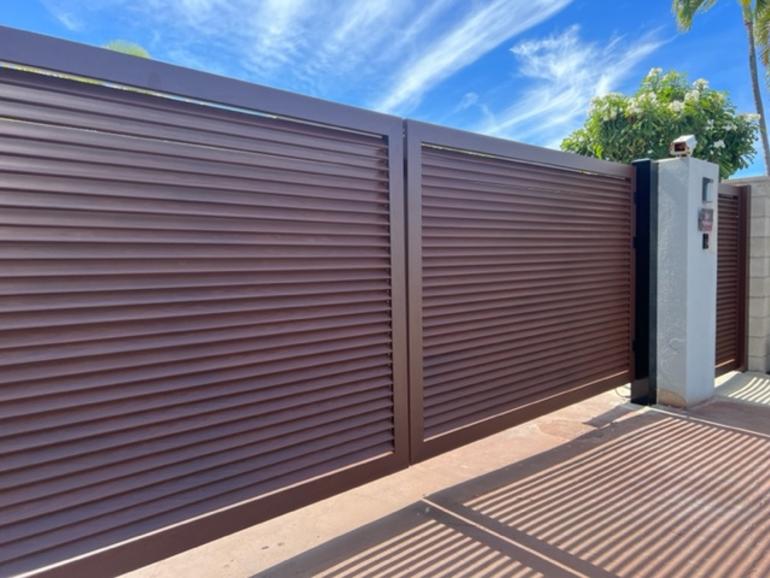 Island Style Gates, Aluminum gates Hawaii, Driveway gate Honolulu, Privacy Gates Oahu, Custom Gates Oahu, Automatic Gates Hawaii, modern aluminum driveway gates