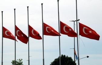 Bayrak yasta 10 Kasım Mehmet Gezer