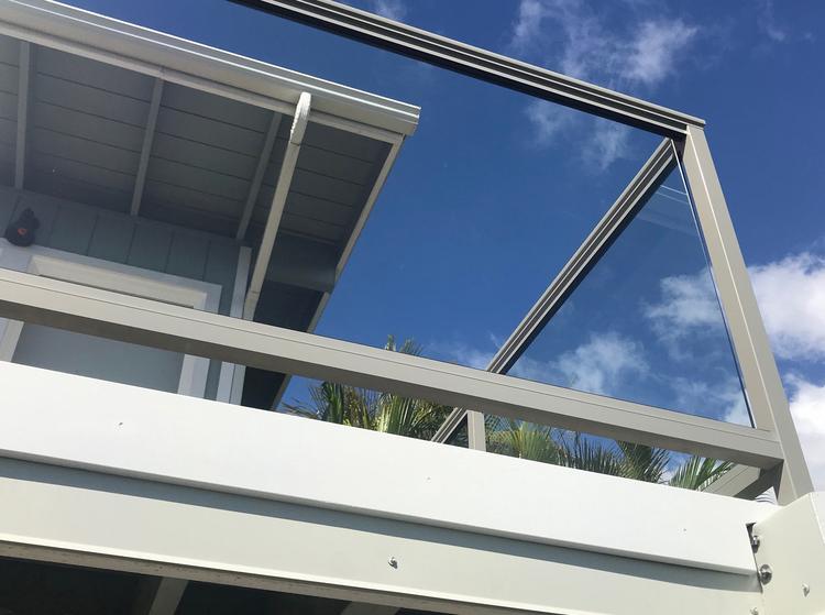 glass railing Honolulu, glass railing for deck Hawaii, Stainless steel Glass Railing, Glass Rail System, glass railing for stair Hawaii