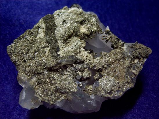 fluorescent CALCITE Chamosite clinochlore Goscheneralp Uri Switzerland